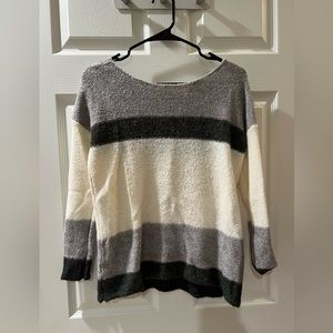 Gap Grey and White Color Block Sweater (XS)